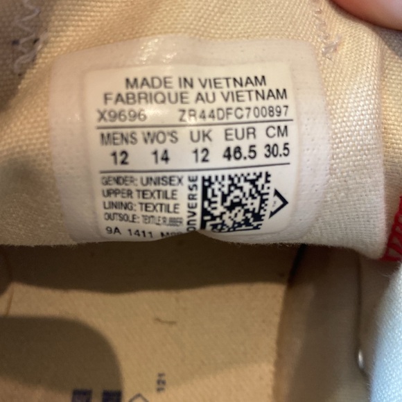 Converse Chuck Taylor sneakers in red canvas Sz 12 EUC - Picture 8 of 9